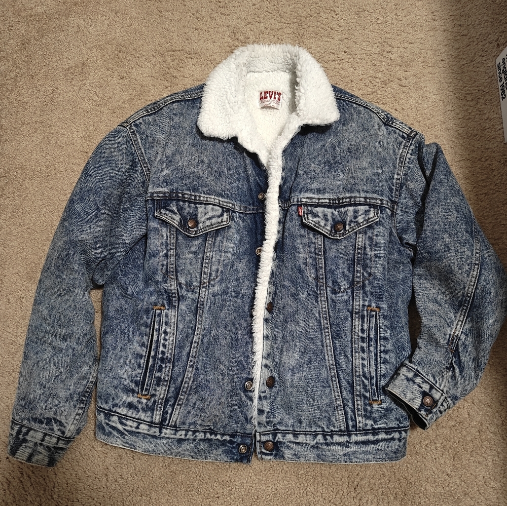 Vintage 80s Levi's Sherpa Denim Trucker Jacket acid wash Made in USA